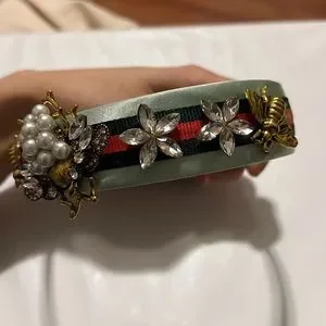 Accessories | New Satin Red Green Gg Rhinestone Flower Bee  display picture 2